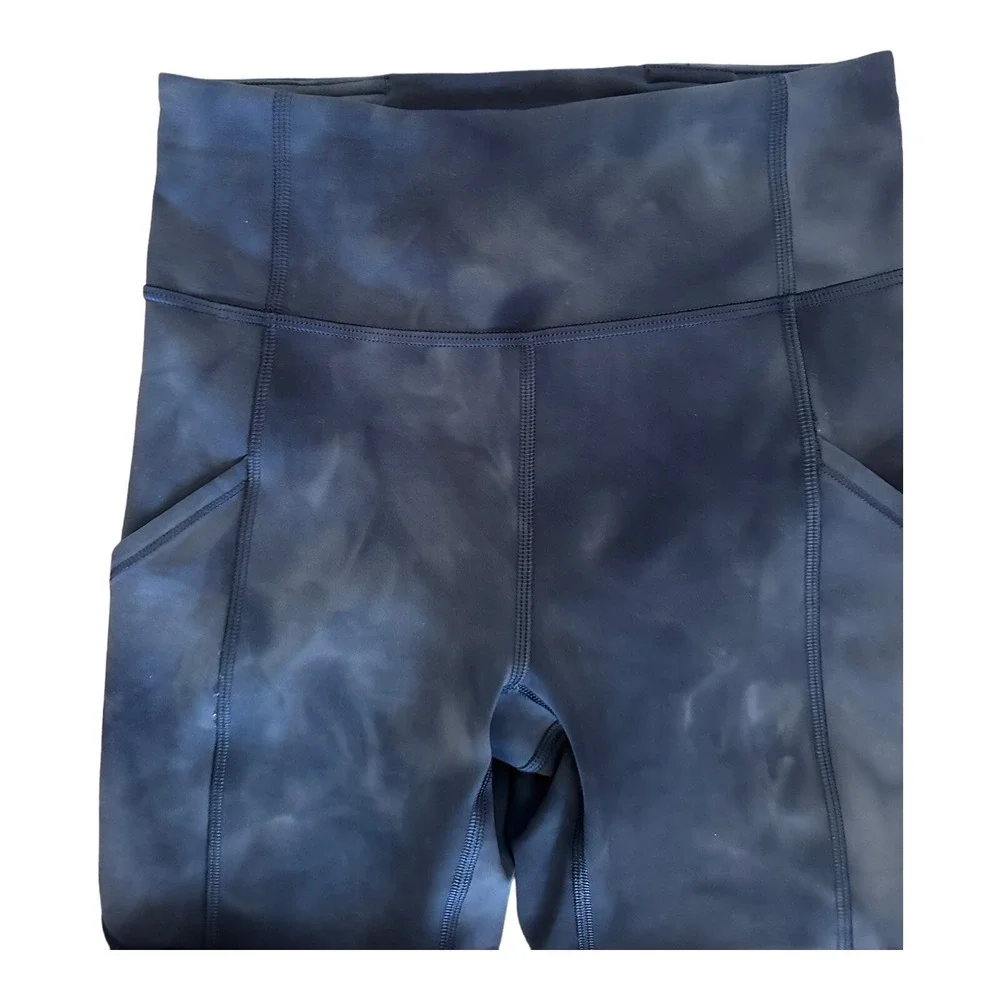 Lululemon Capri Length Blue‎ Leggings Womens Size 2